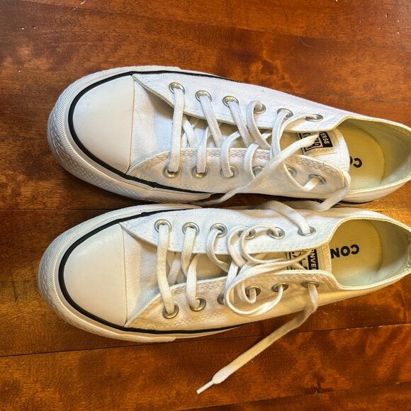 Women's Chuck Taylor Lift Platform Sneakers in White - Picture 1 of 4